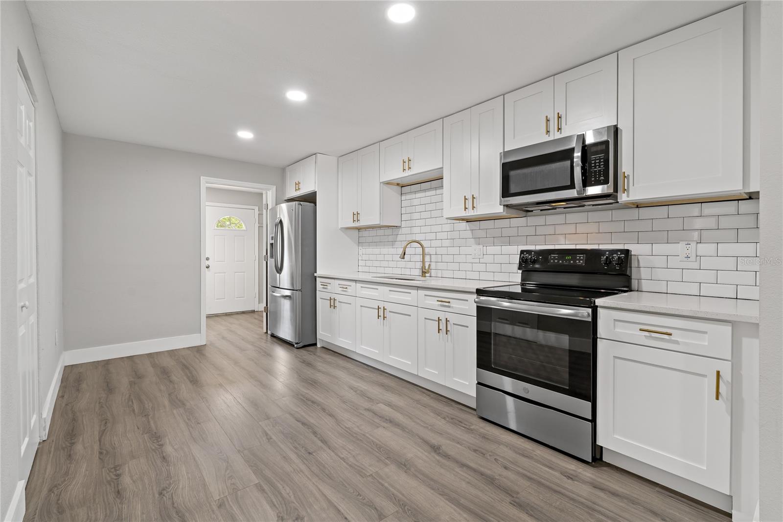 Image 7 of 23 For 3810 Randall Street