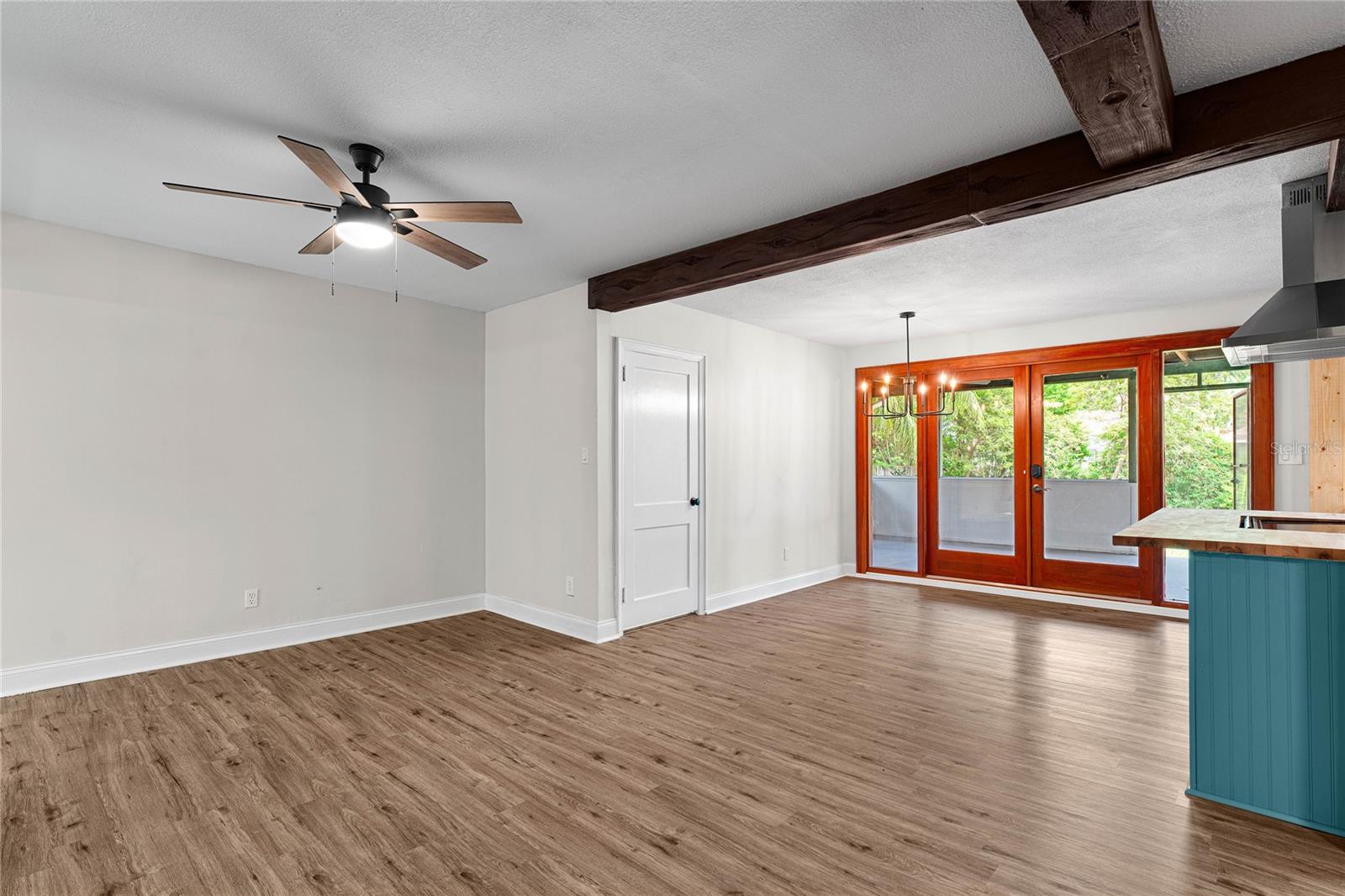 Image 12 of 62 For 1026 Henry Avenue