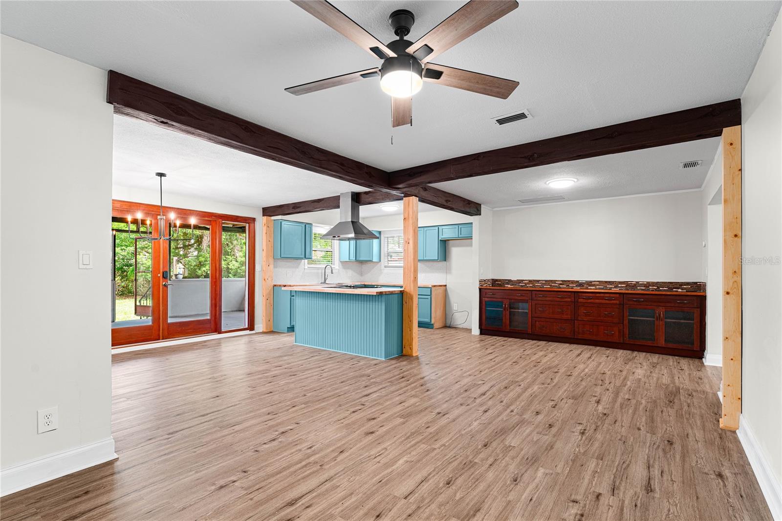 Image 13 of 62 For 1026 Henry Avenue