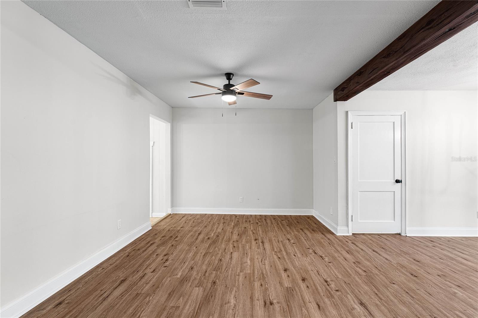 Image 15 of 62 For 1026 Henry Avenue