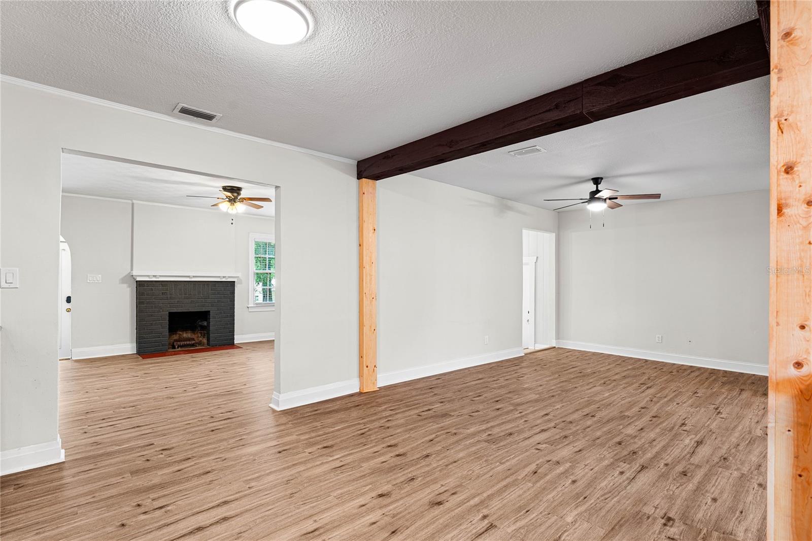 Image 17 of 62 For 1026 Henry Avenue
