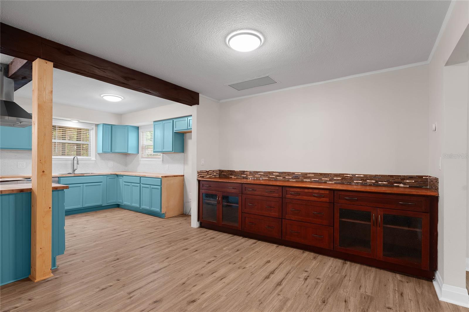Image 20 of 62 For 1026 Henry Avenue