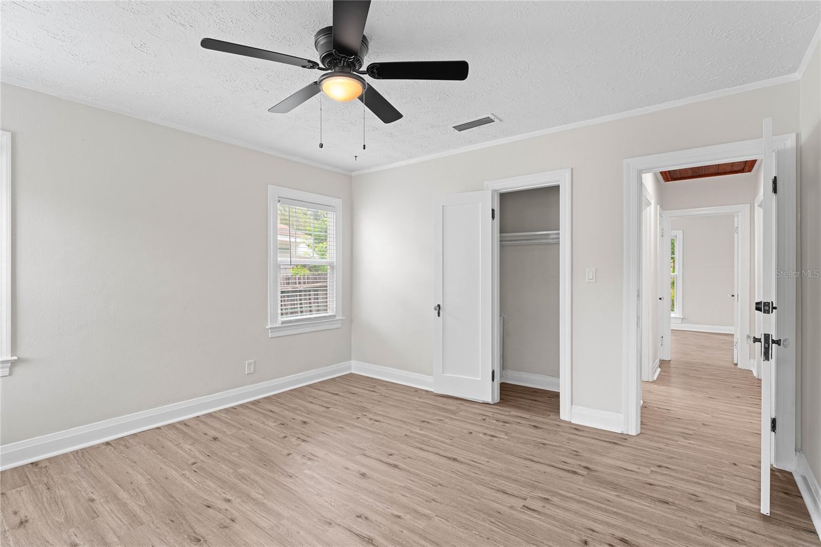 Image 42 of 62 For 1026 Henry Avenue