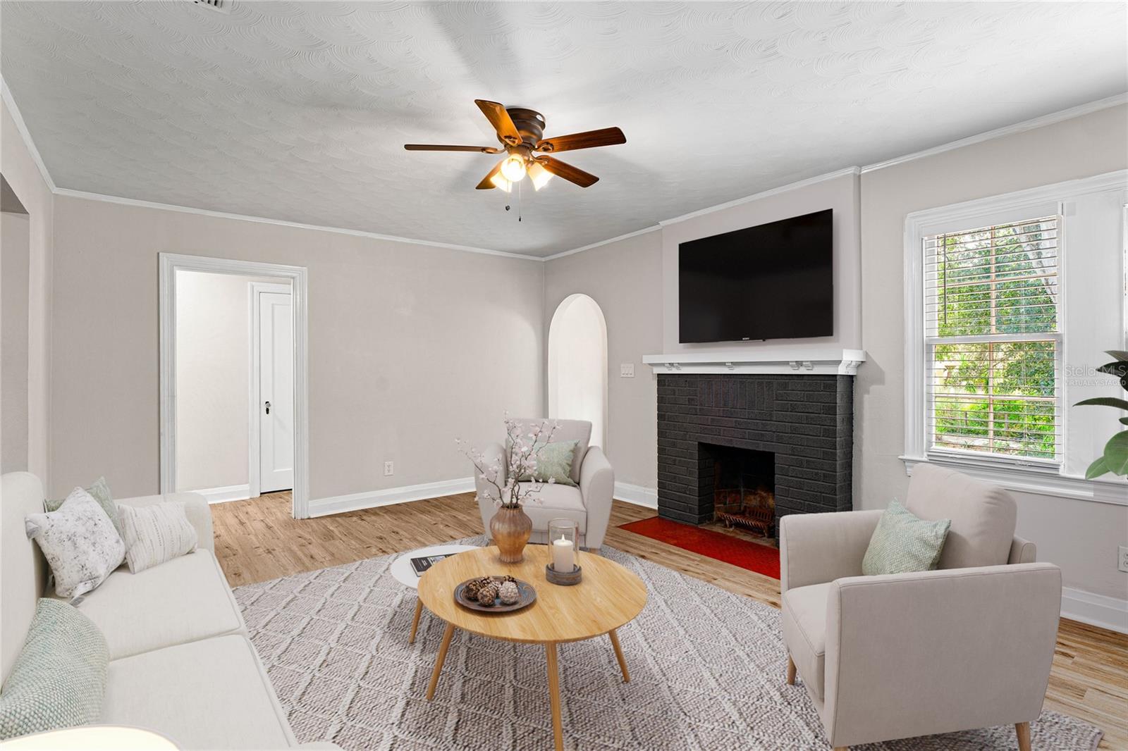 Image 9 of 62 For 1026 Henry Avenue
