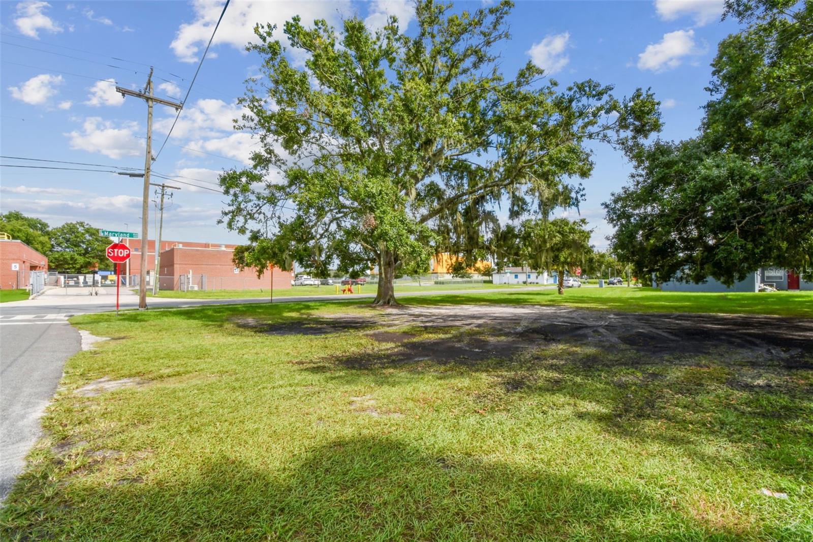 Listing photo id 1 for 111 Maryland Avenue