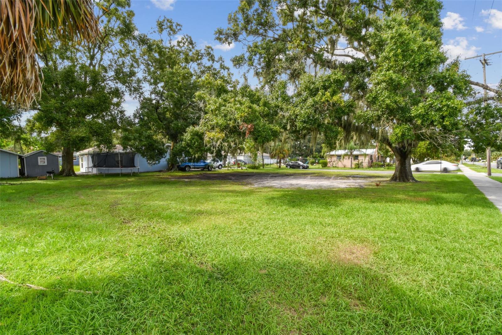 Listing photo id 3 for 111 Maryland Avenue