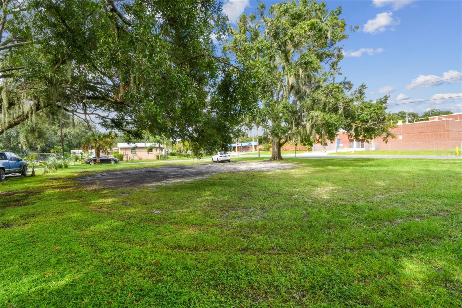 Listing photo id 4 for 111 Maryland Avenue