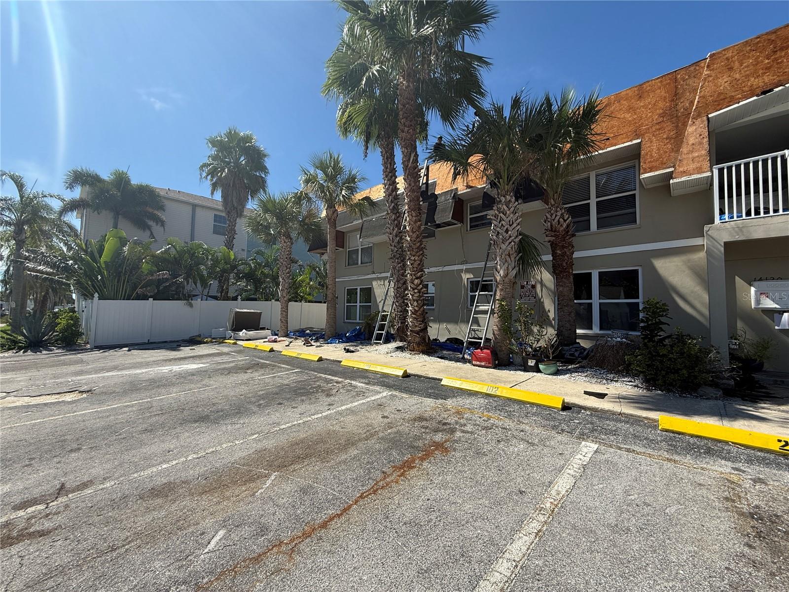 Image 18 of 22 For 14120 Palm Street 103