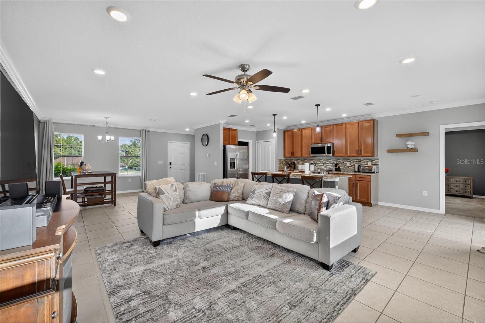 Image 6 of 40 For 1411 Mariner Boulevard