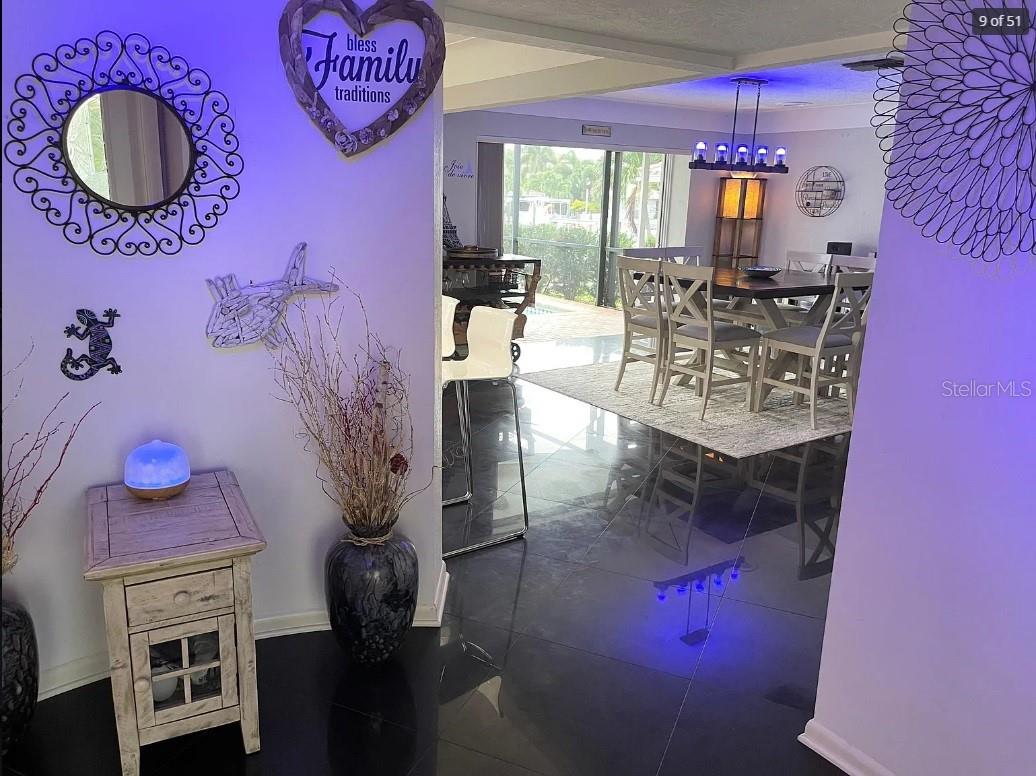 Image 10 of 51 For 2001 Hawaii Avenue Ne