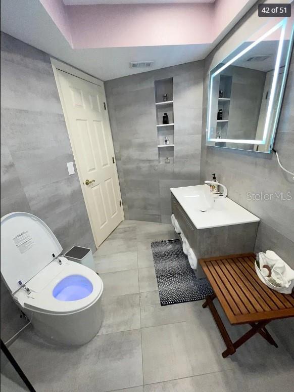 Image 43 of 51 For 2001 Hawaii Avenue Ne