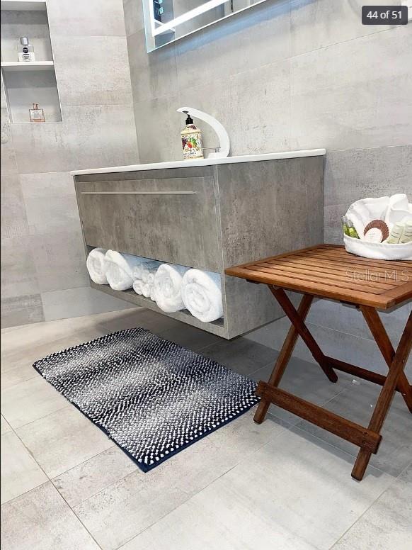 Image 45 of 51 For 2001 Hawaii Avenue Ne