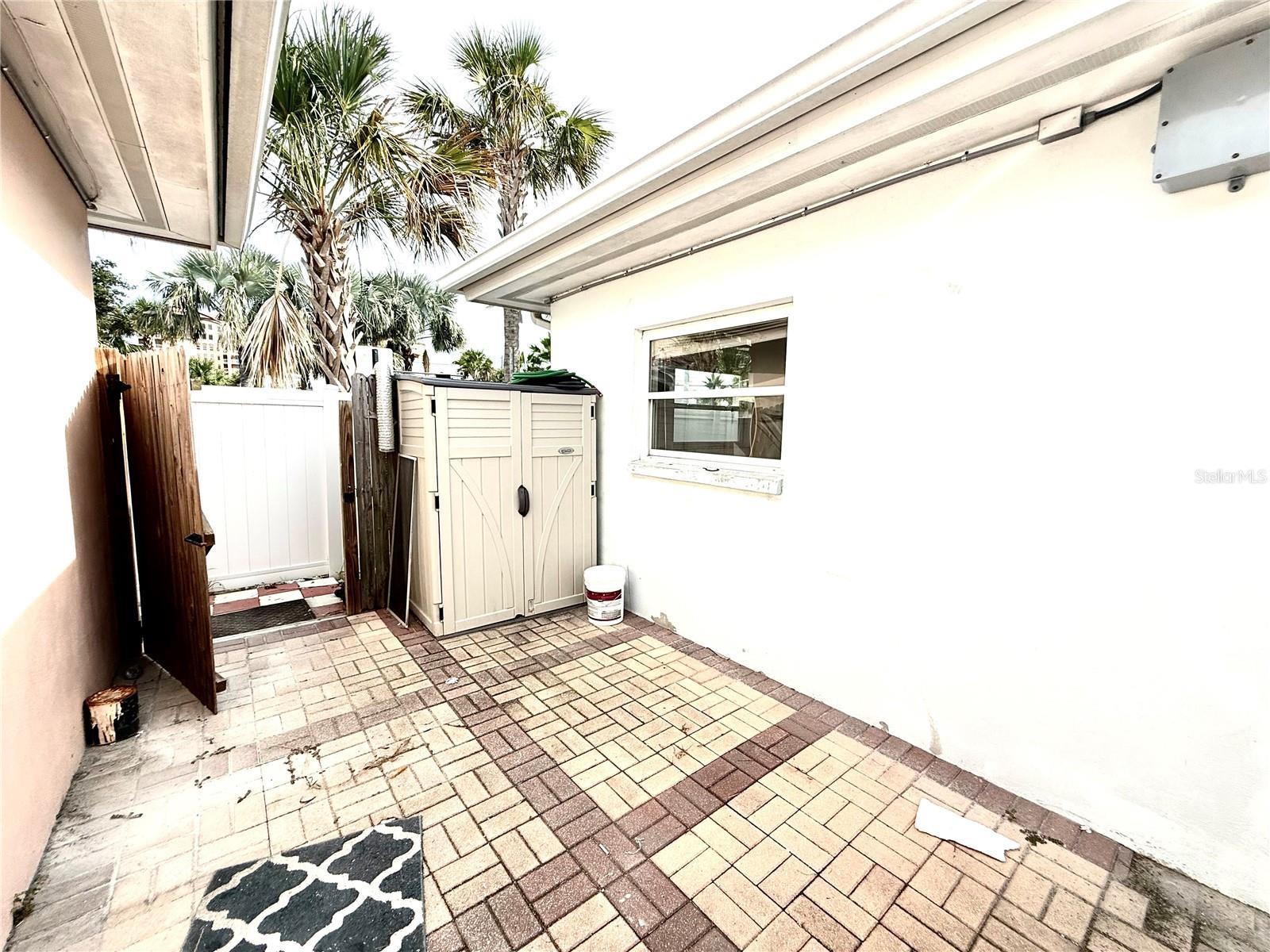Image 21 of 28 For 451 Poinsettia Avenue