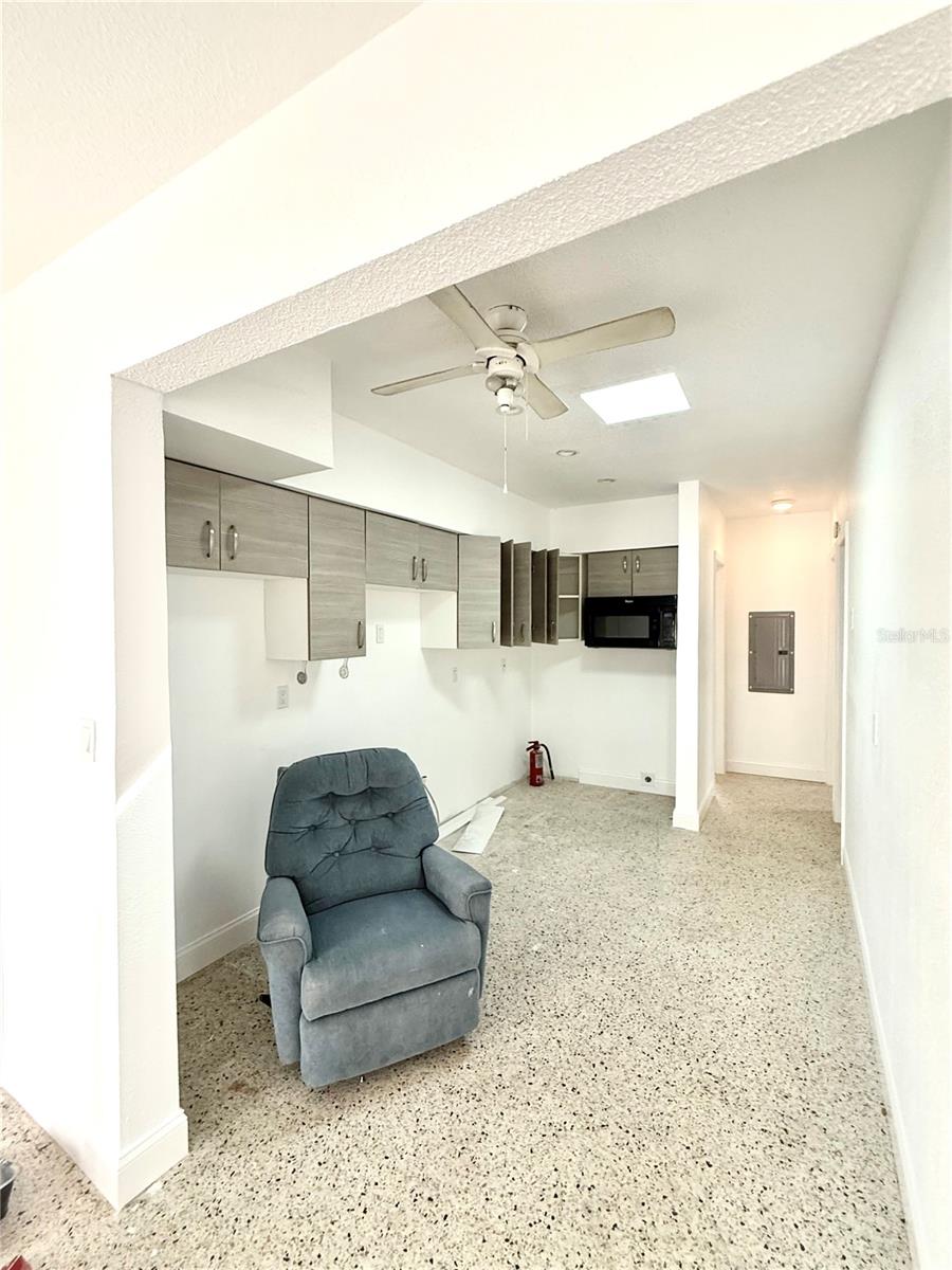 Image 22 of 28 For 451 Poinsettia Avenue