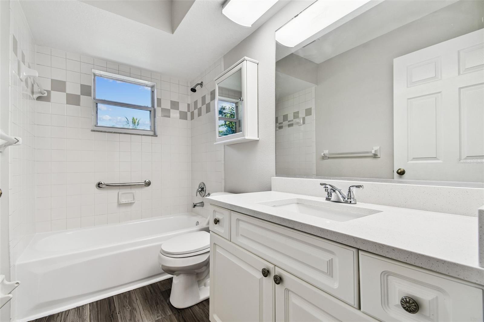 Image 10 of 19 For 118 29th Street Nw