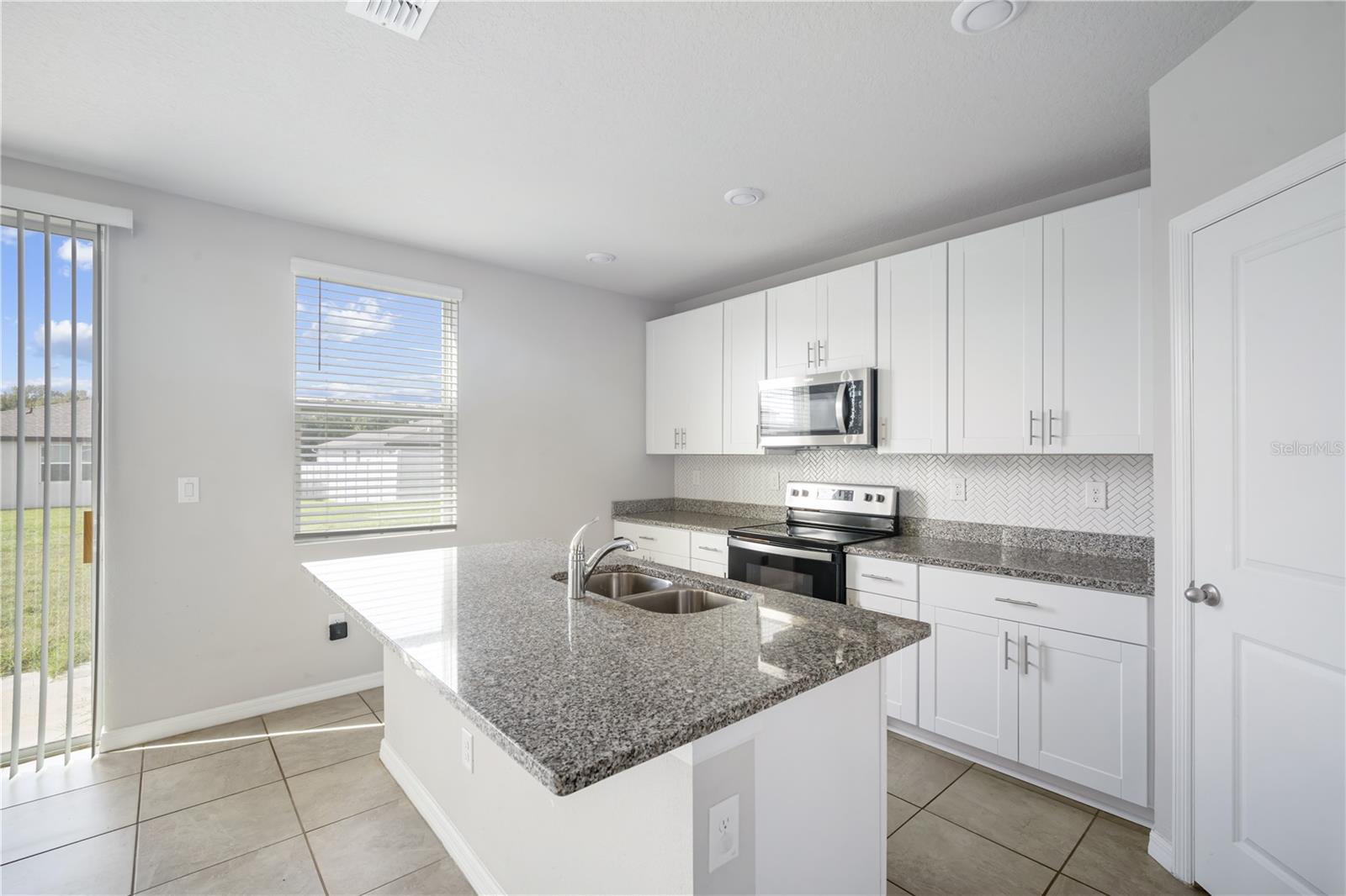 Image 5 of 26 For 38614 Finn Clover Lane
