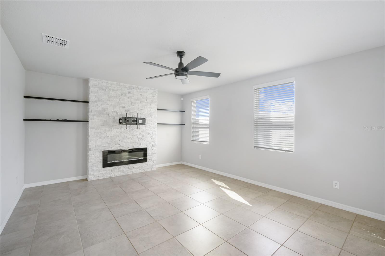 Image 8 of 26 For 38614 Finn Clover Lane
