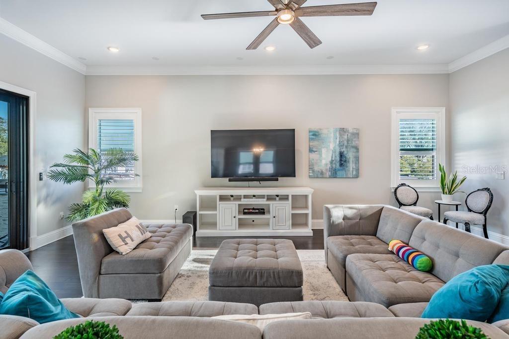 Image 4 of 54 For 619 Danube Avenue
