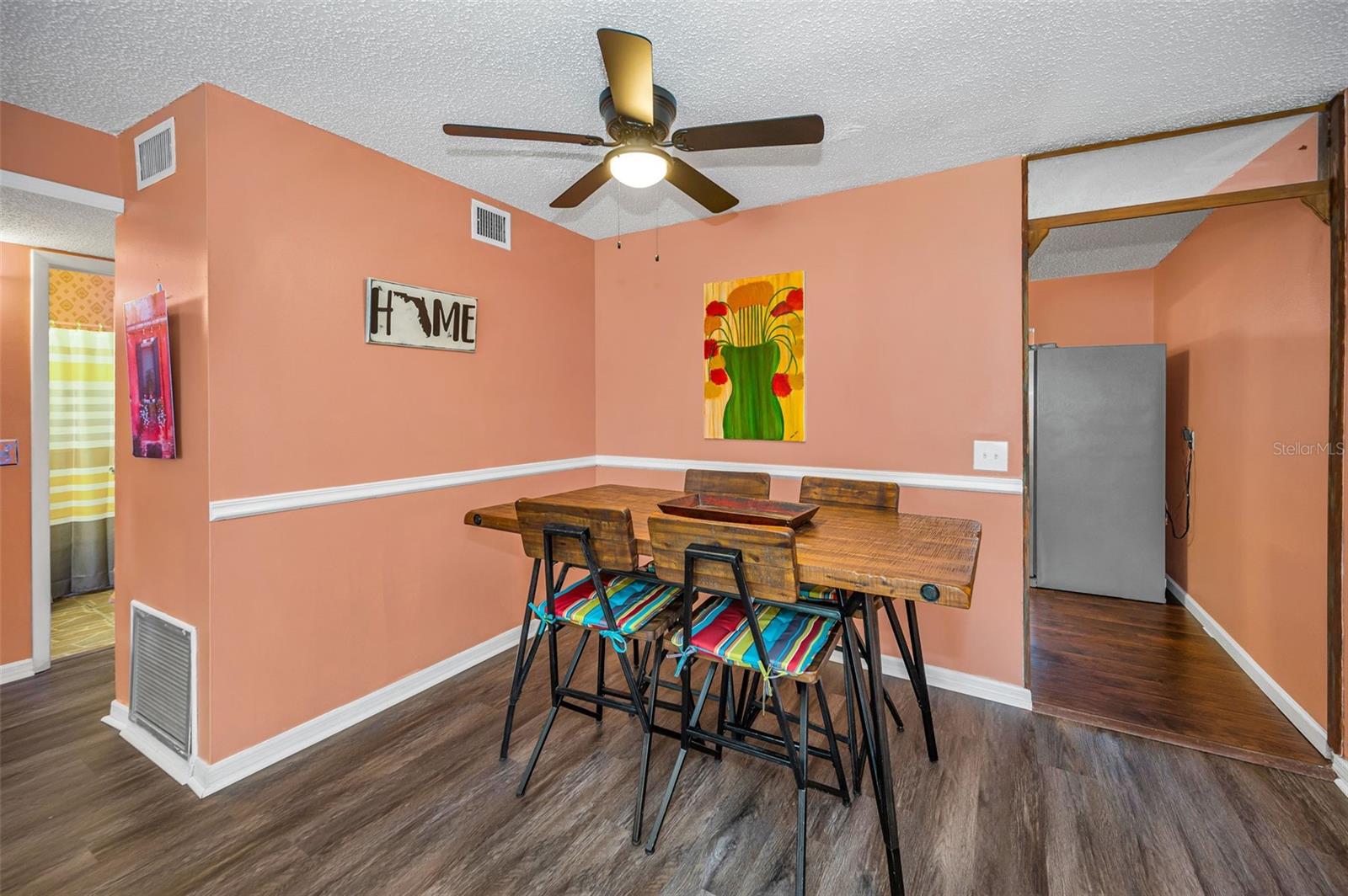 Image 10 of 67 For 2402 Ecuadorian Way 10
