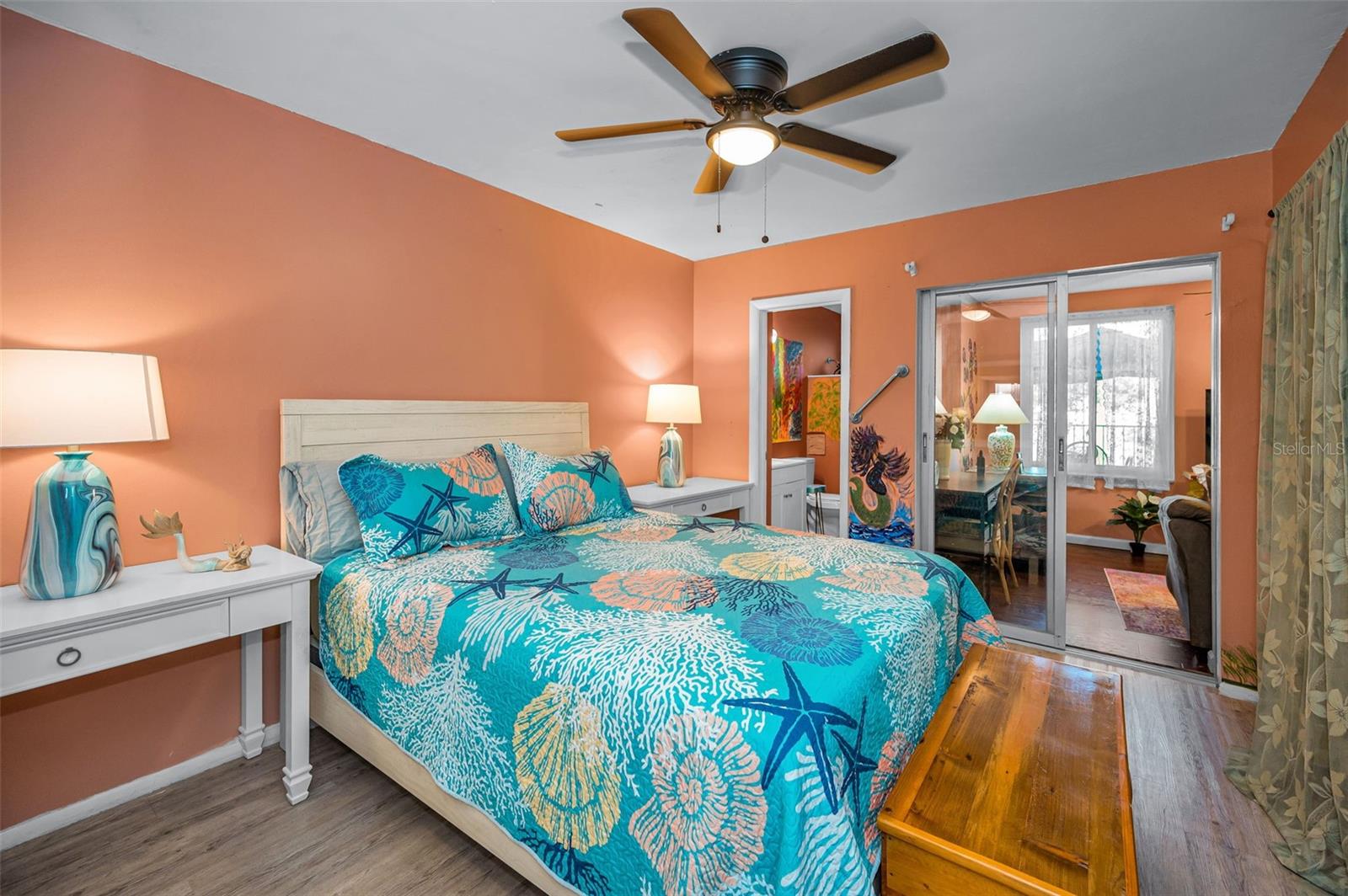 Image 22 of 67 For 2402 Ecuadorian Way 10