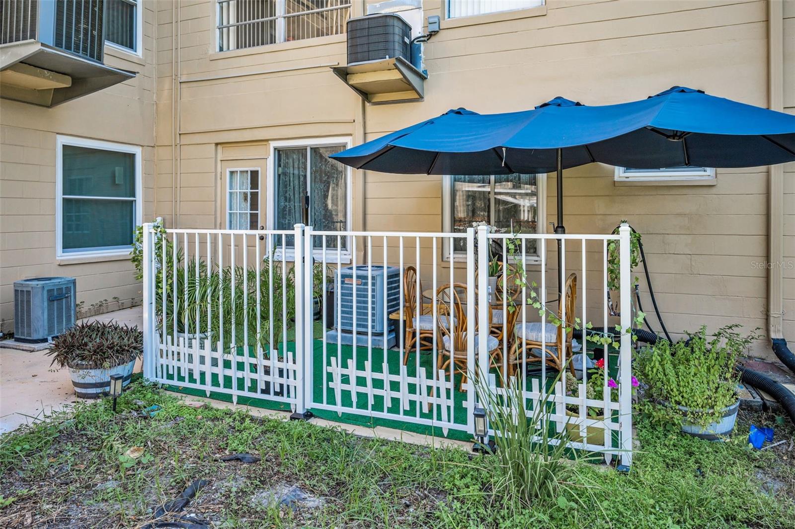 Image 31 of 67 For 2402 Ecuadorian Way 10
