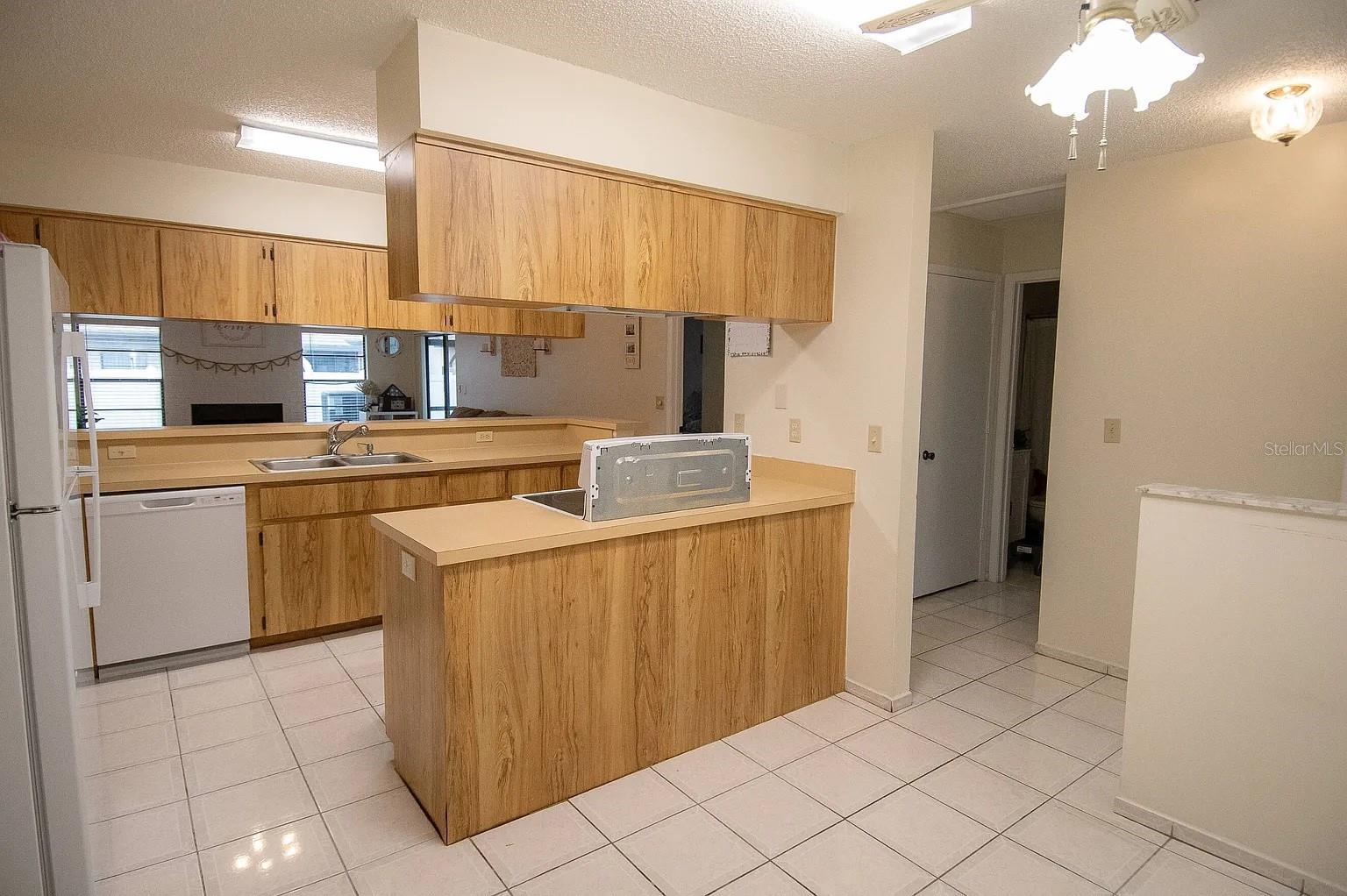 Image 5 of 17 For 2021 Saginaw Court