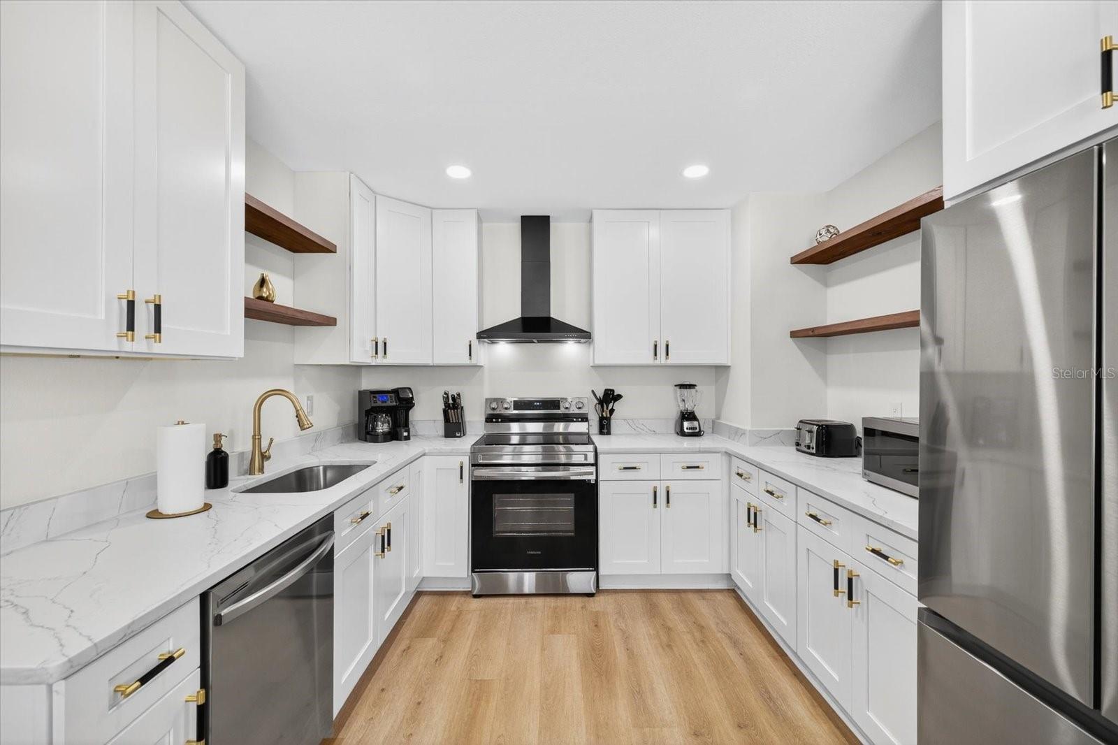 Image 17 of 57 For 4410 Bay Court Avenue