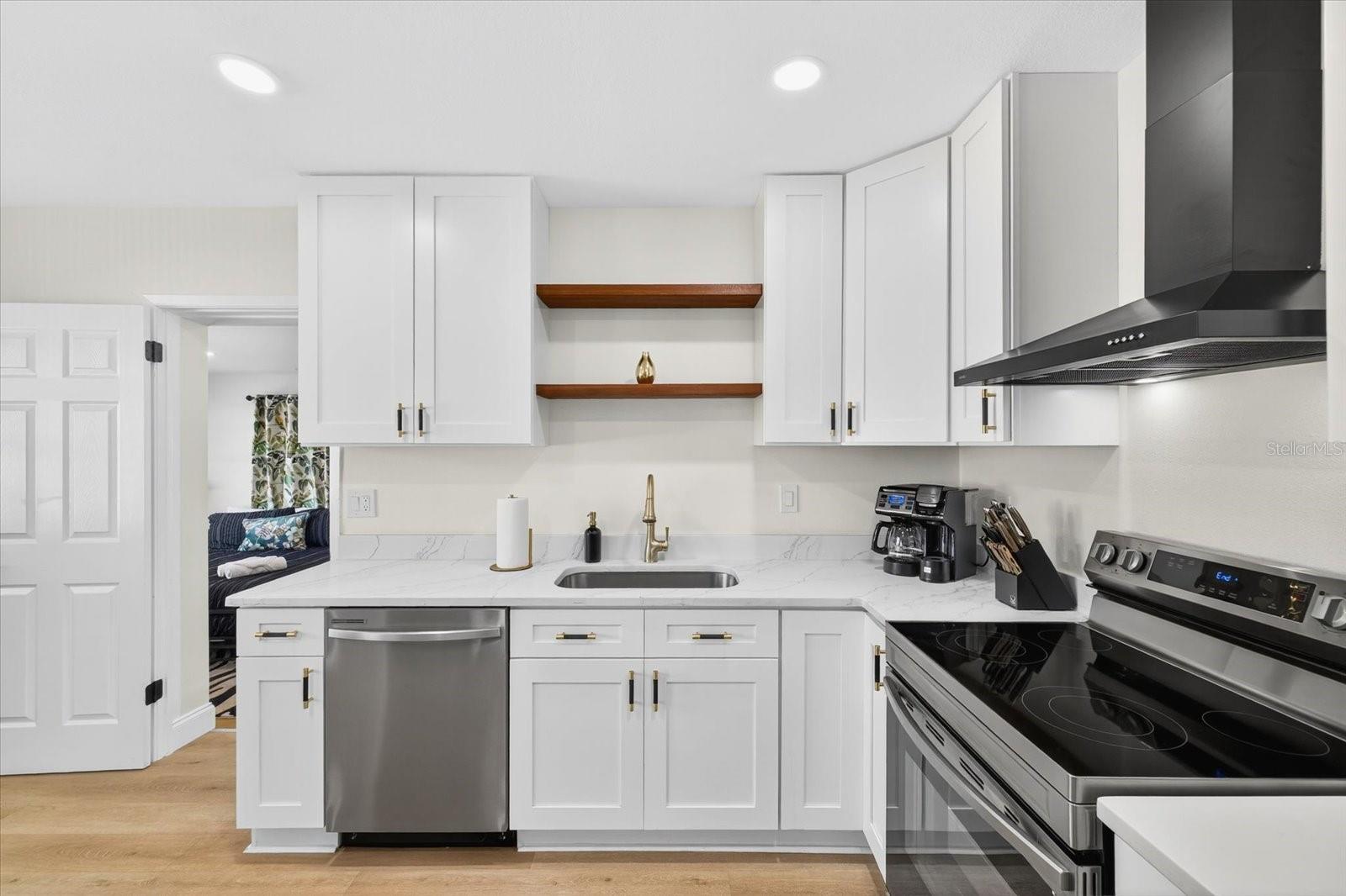 Image 18 of 57 For 4410 Bay Court Avenue