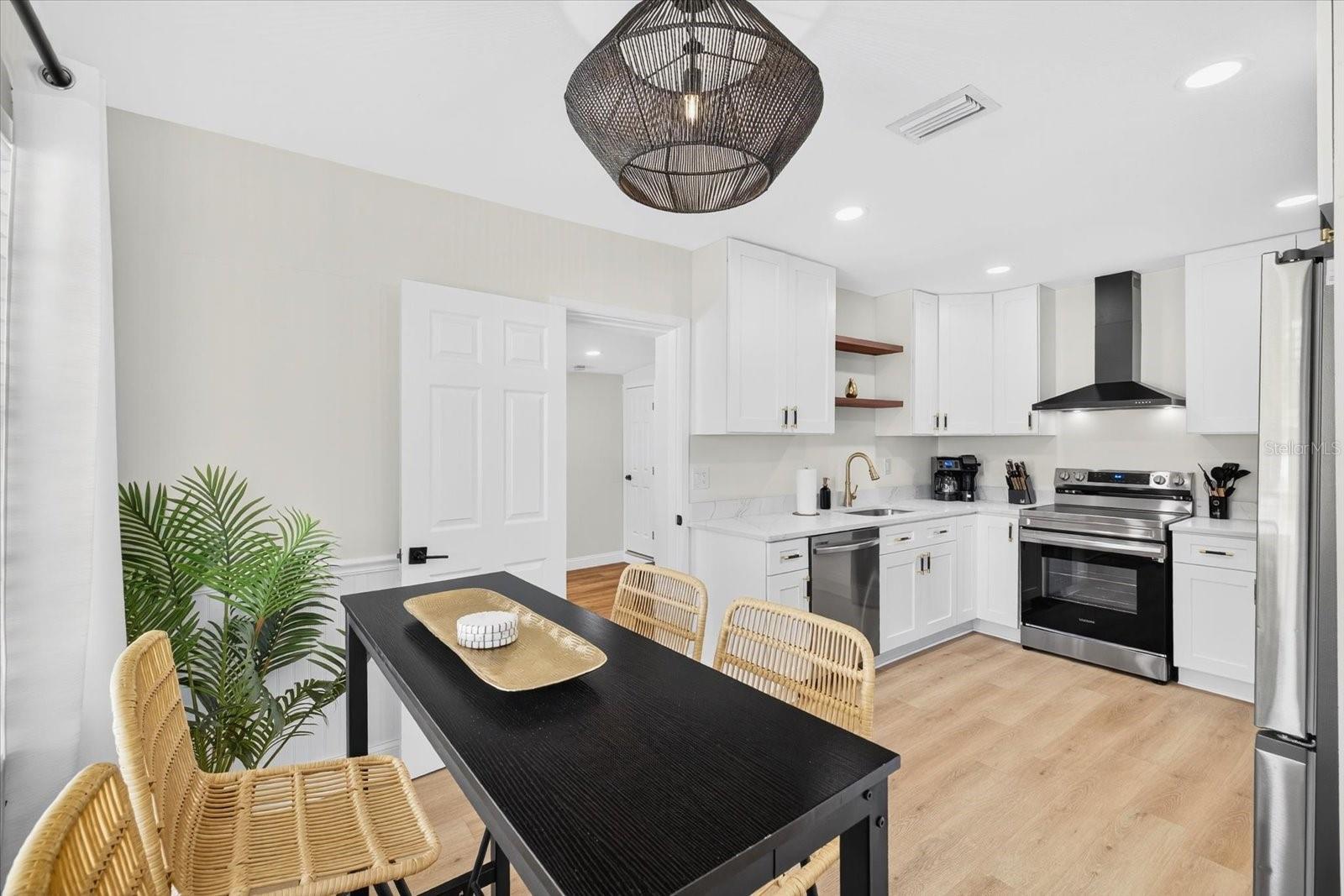 Image 22 of 57 For 4410 Bay Court Avenue