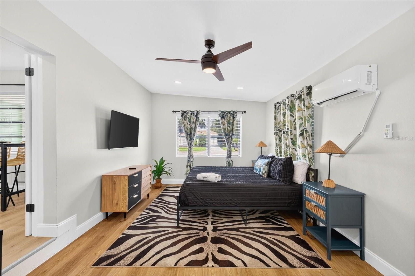 Image 24 of 57 For 4410 Bay Court Avenue