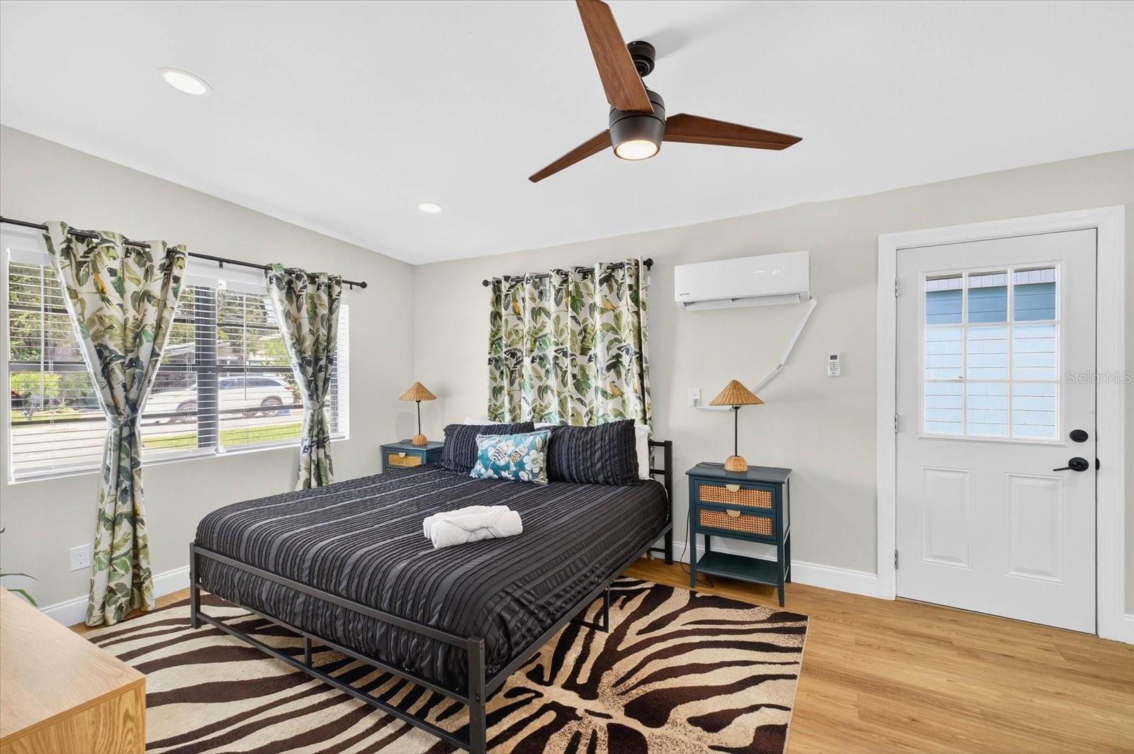 Image 25 of 57 For 4410 Bay Court Avenue