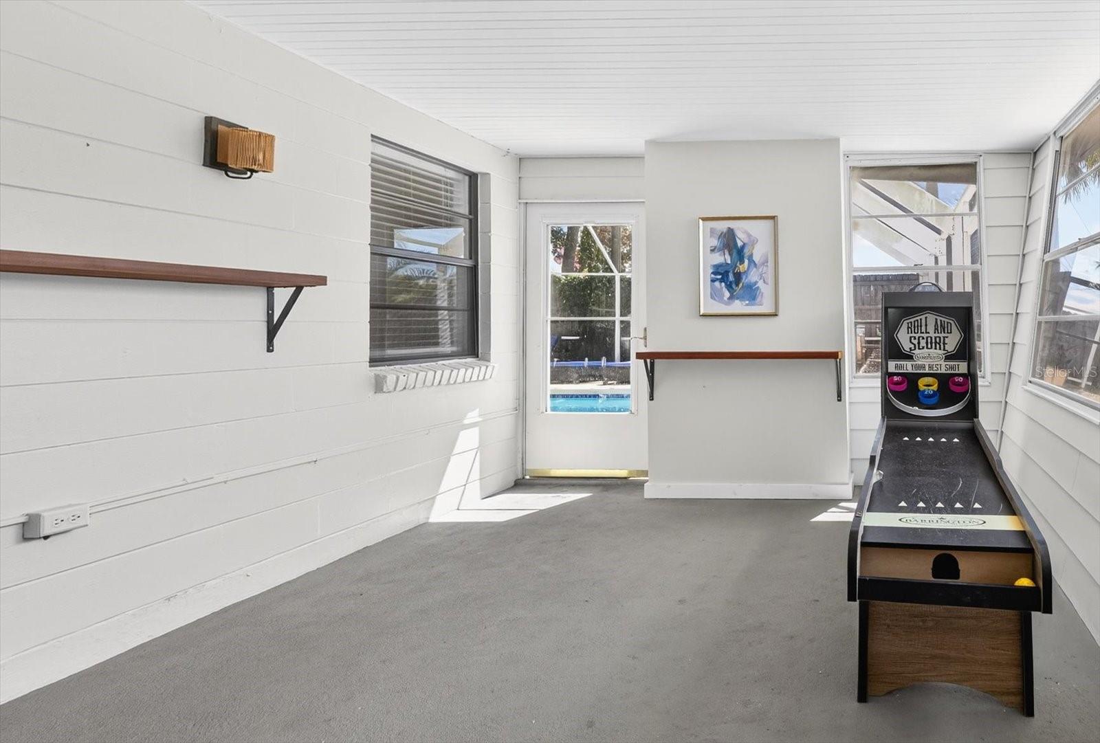 Image 30 of 57 For 4410 Bay Court Avenue