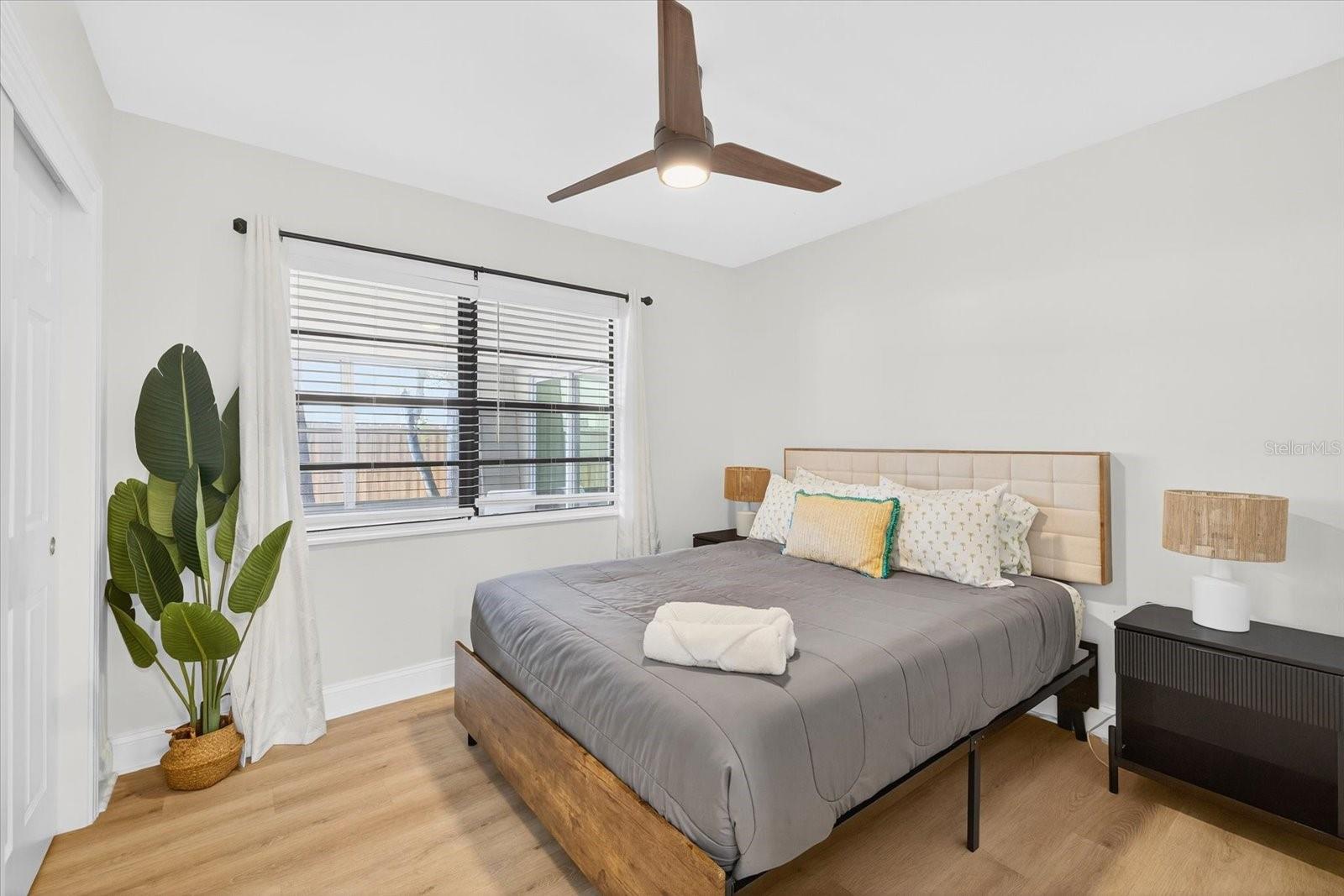 Image 33 of 57 For 4410 Bay Court Avenue