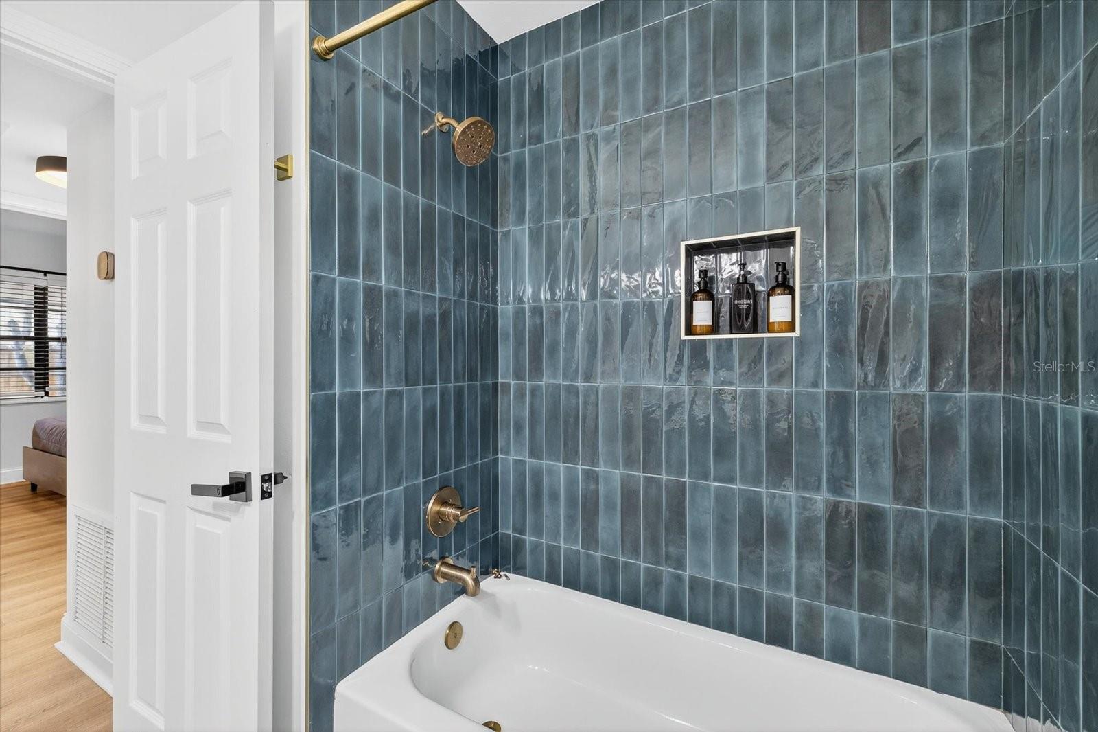 Image 37 of 57 For 4410 Bay Court Avenue