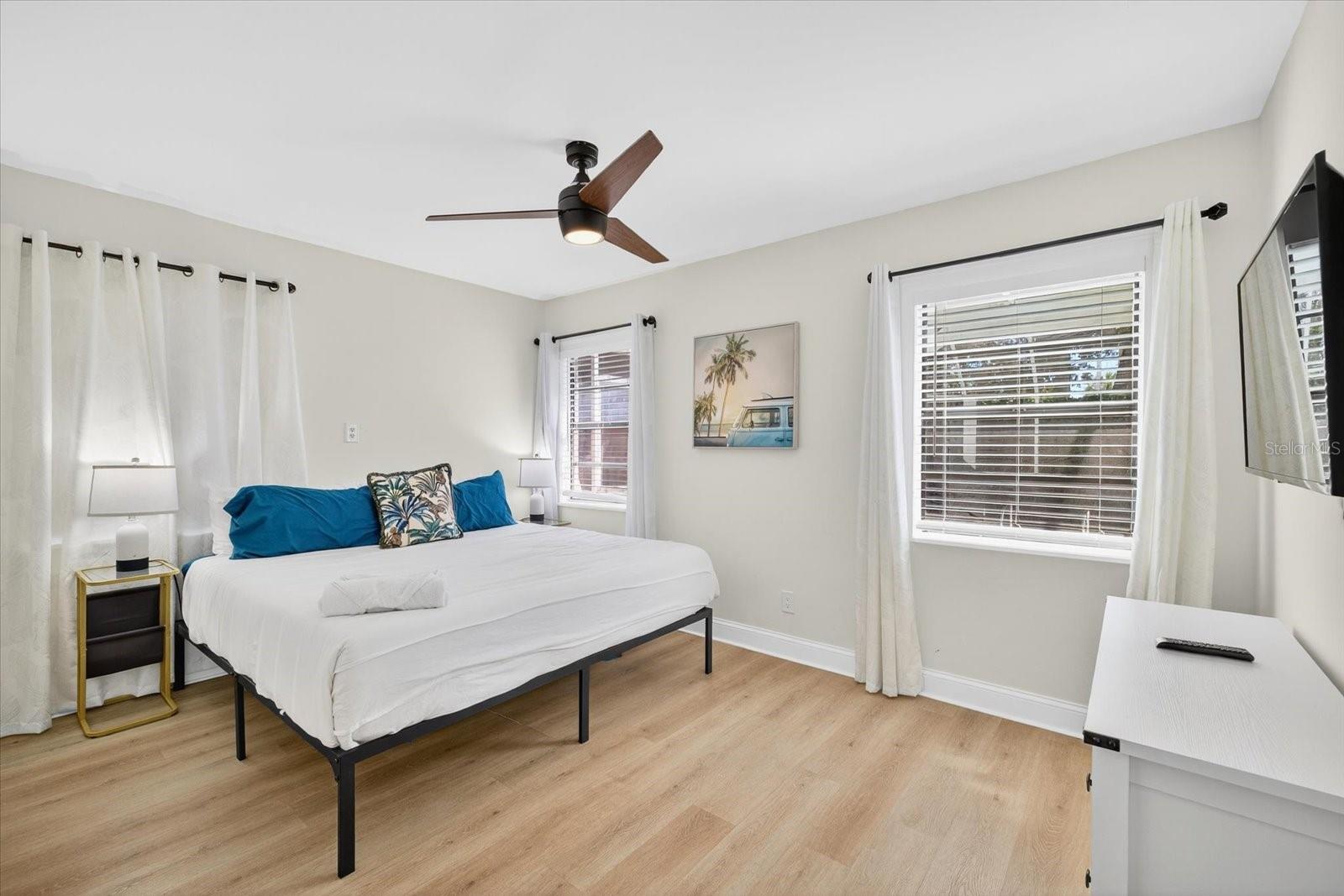 Image 41 of 57 For 4410 Bay Court Avenue