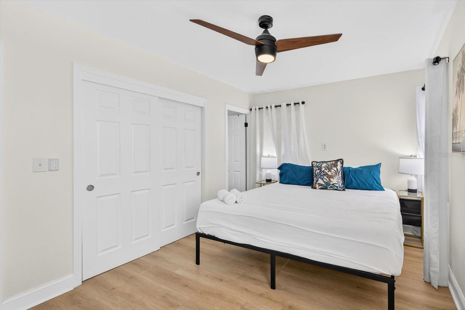 Image 42 of 57 For 4410 Bay Court Avenue