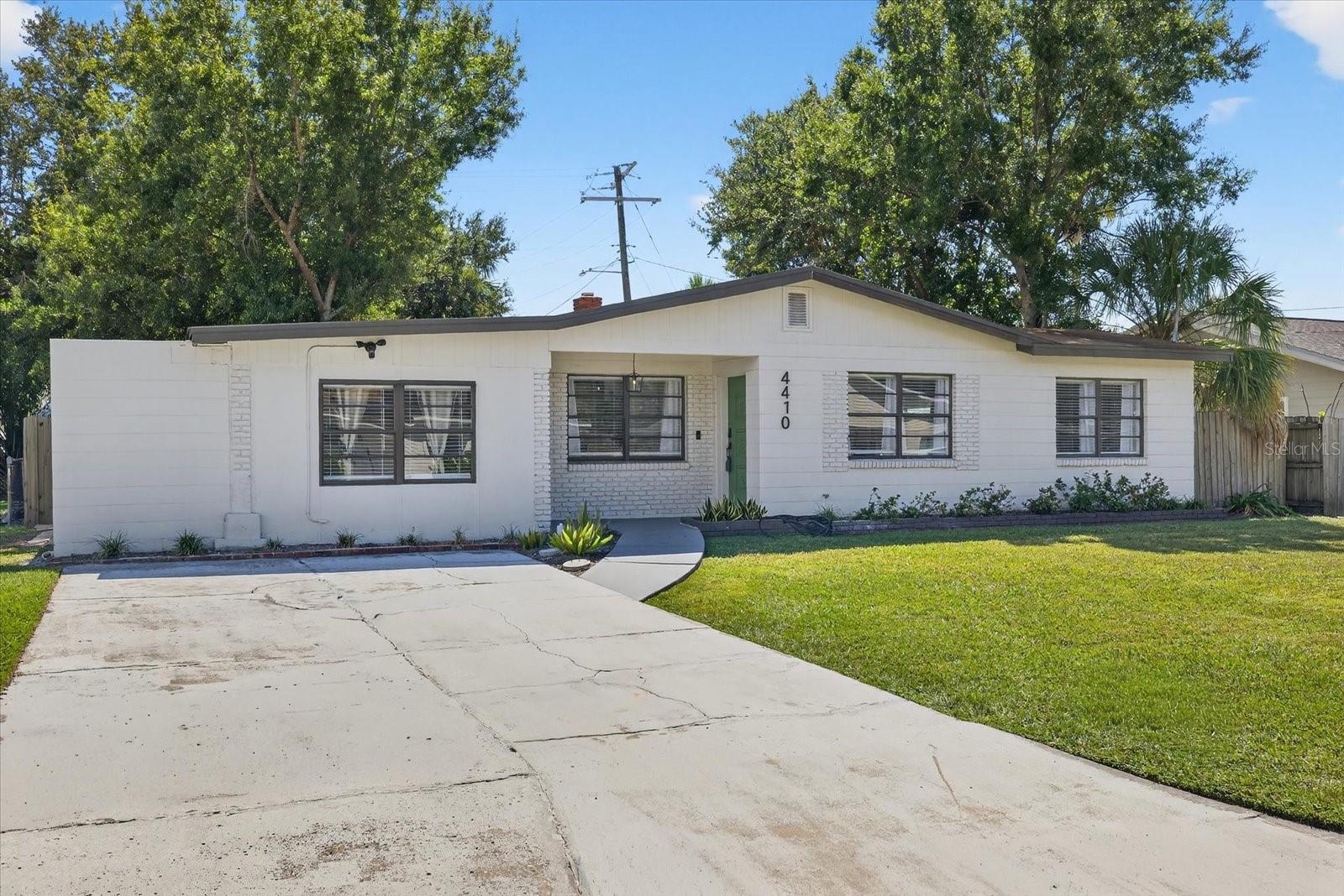 Image 6 of 57 For 4410 Bay Court Avenue