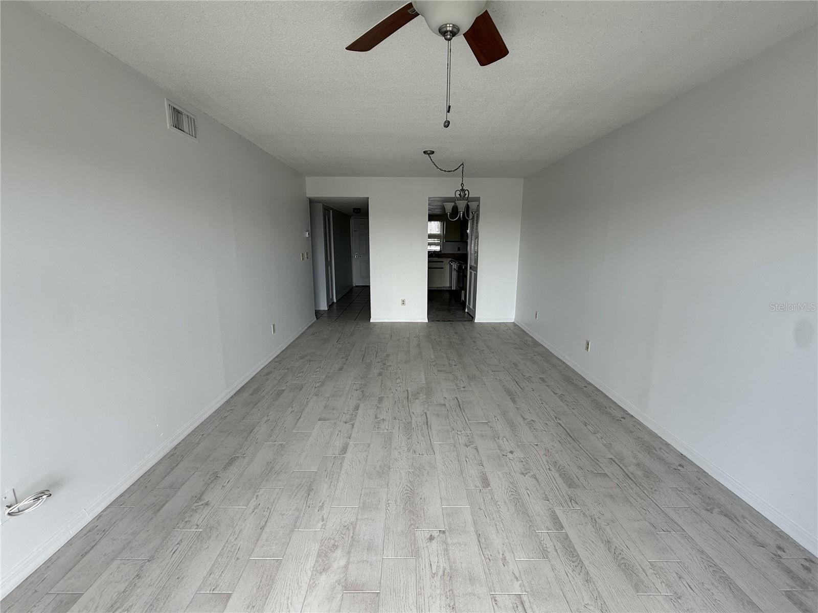 Image 10 of 33 For 145 116th Avenue 303