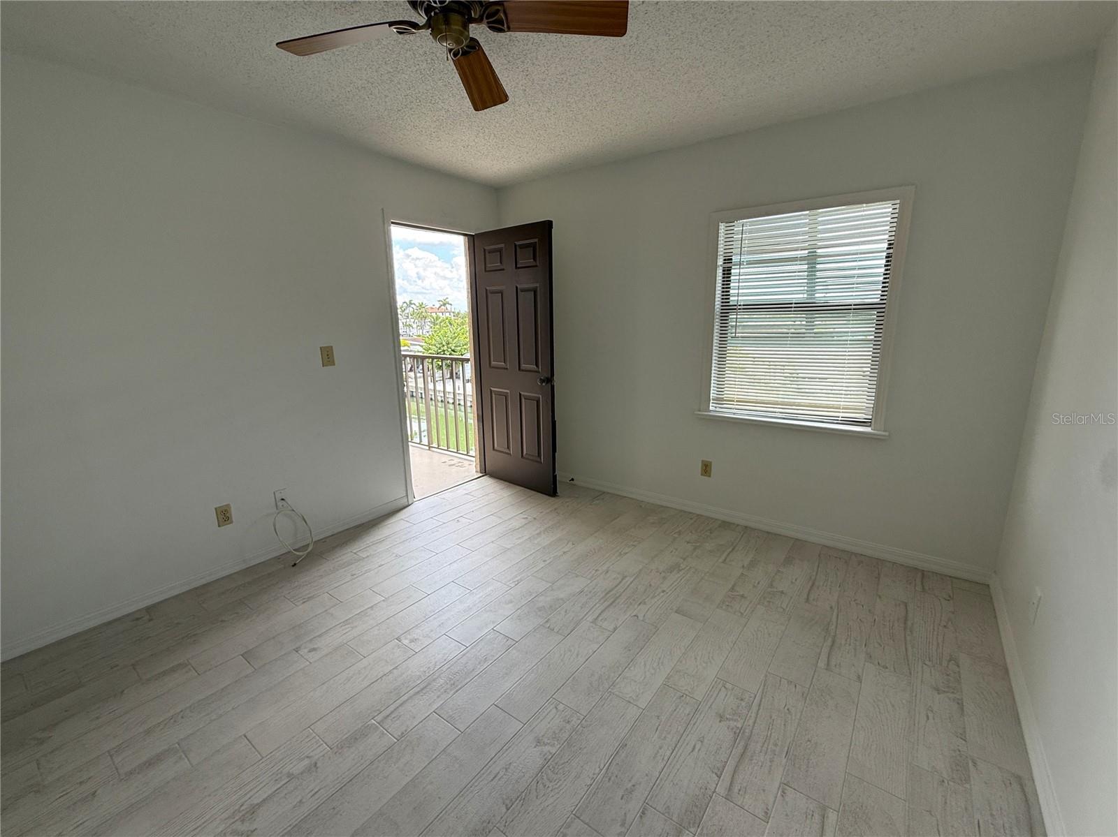 Image 11 of 33 For 145 116th Avenue 303