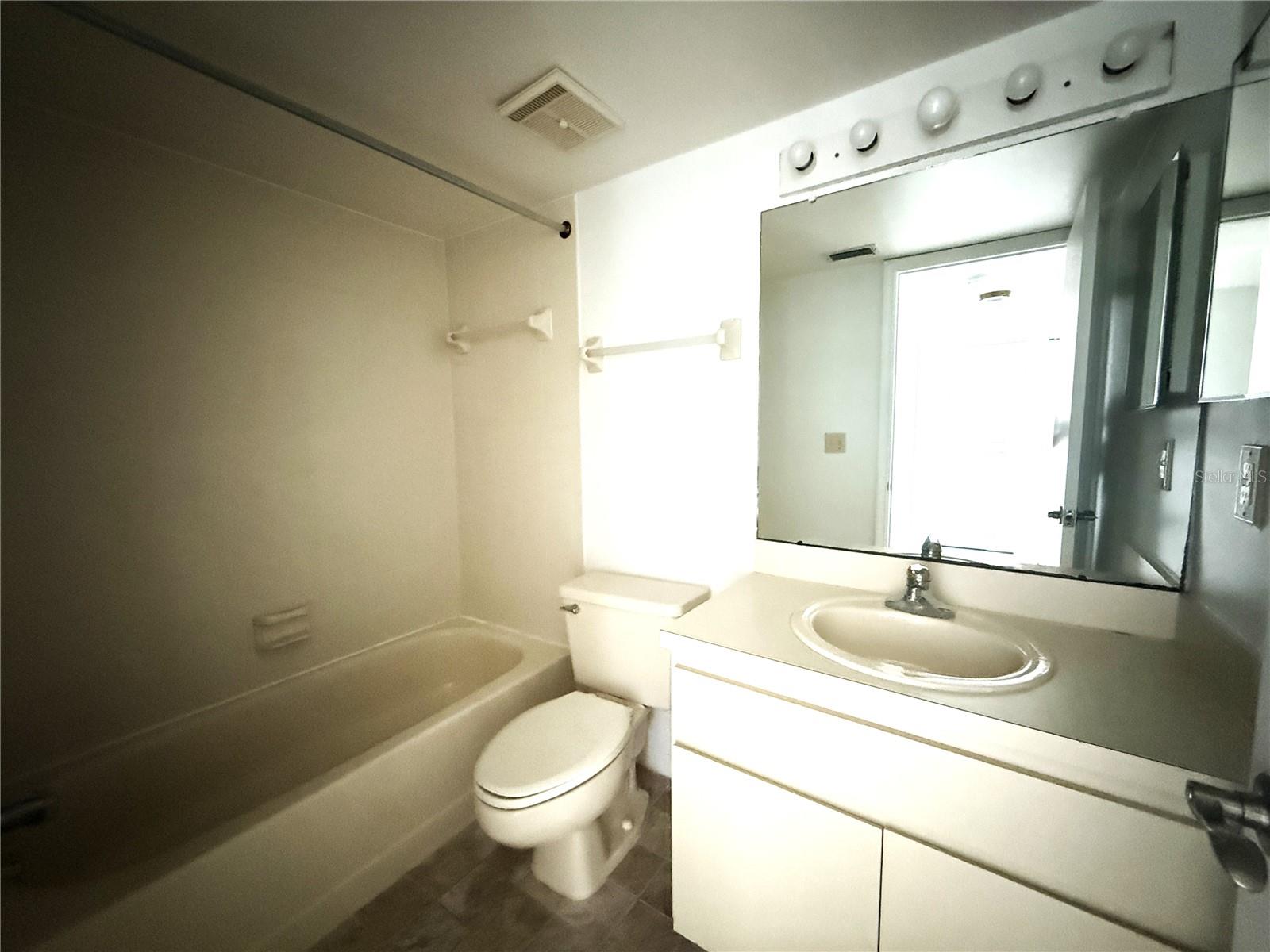 Image 19 of 33 For 145 116th Avenue 303