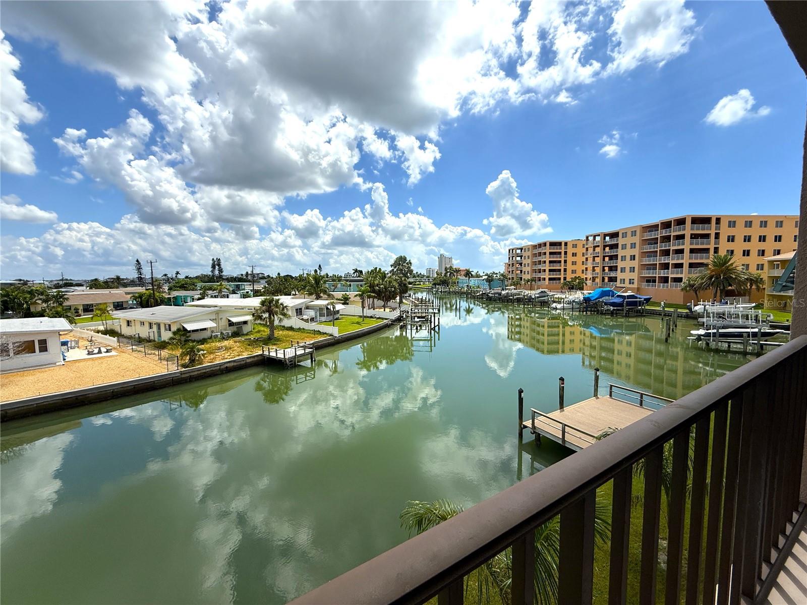 Image 21 of 33 For 145 116th Avenue 303