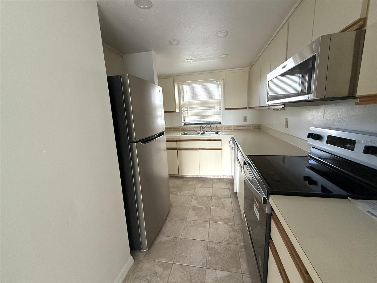 Image 8 of 33 For 145 116th Avenue 303