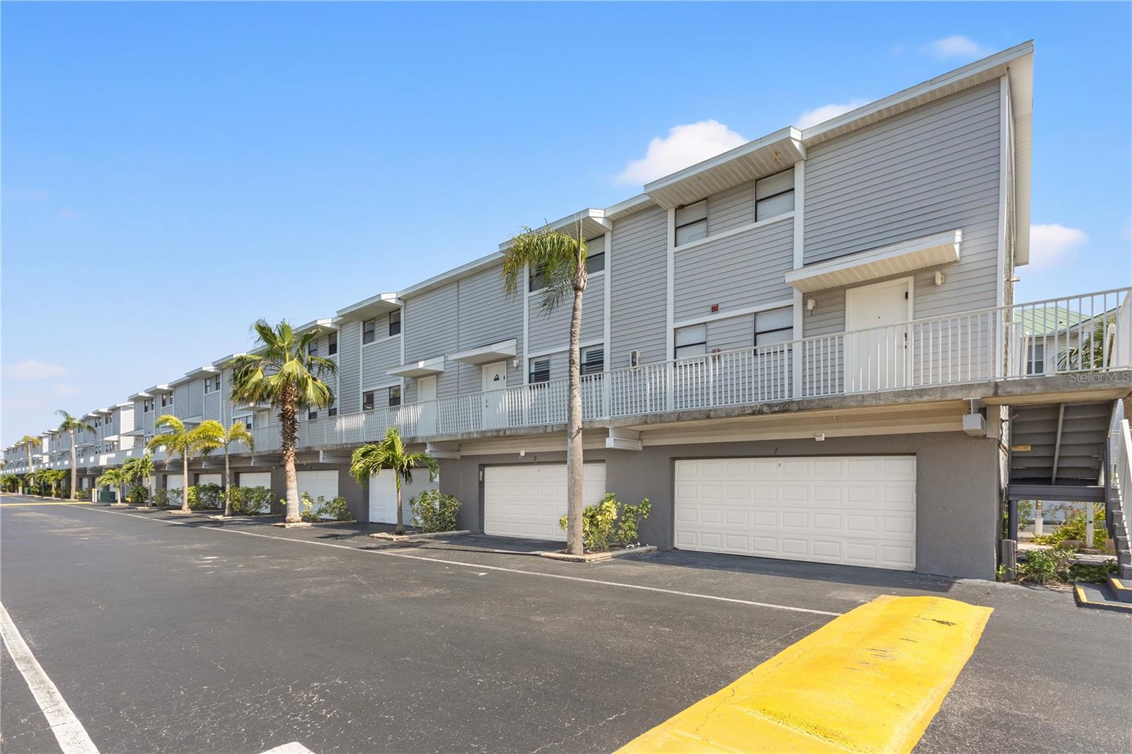 Image 39 of 40 For 19823 Gulf Boulevard 3