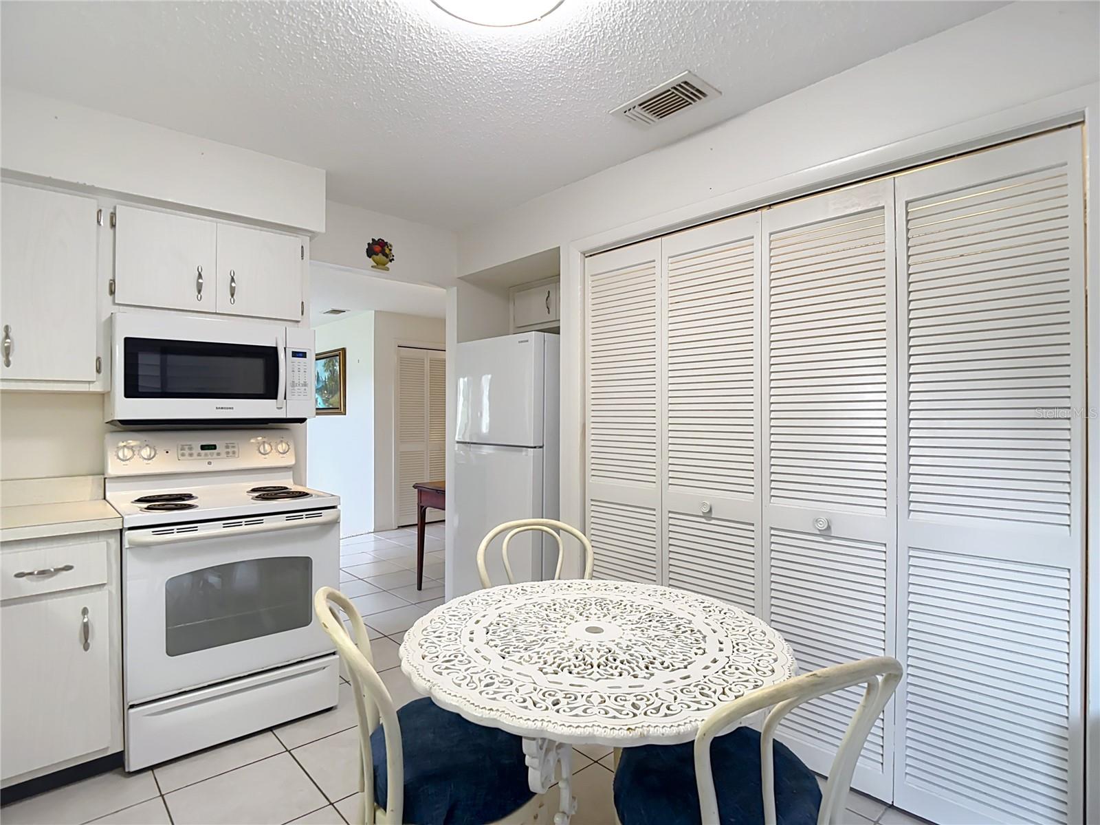 Image 17 of 72 For 8403 Bunker Lane A