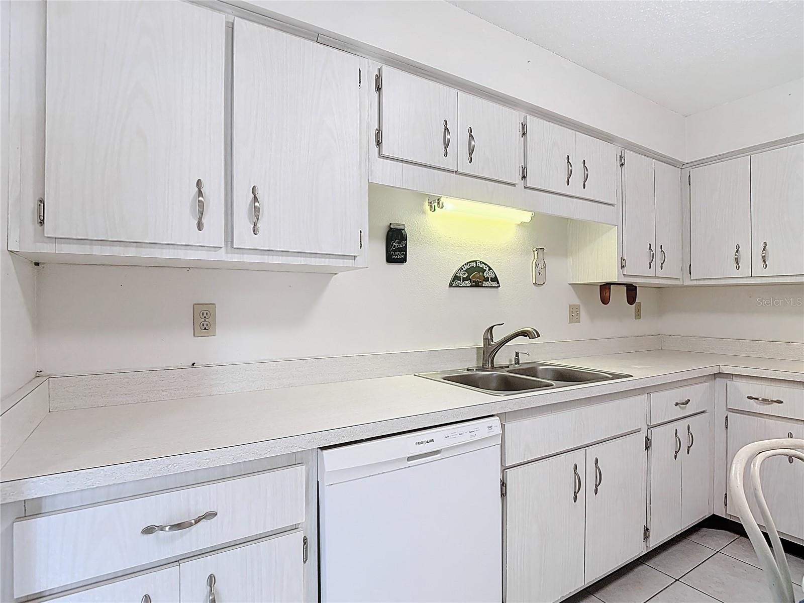 Image 18 of 72 For 8403 Bunker Lane A