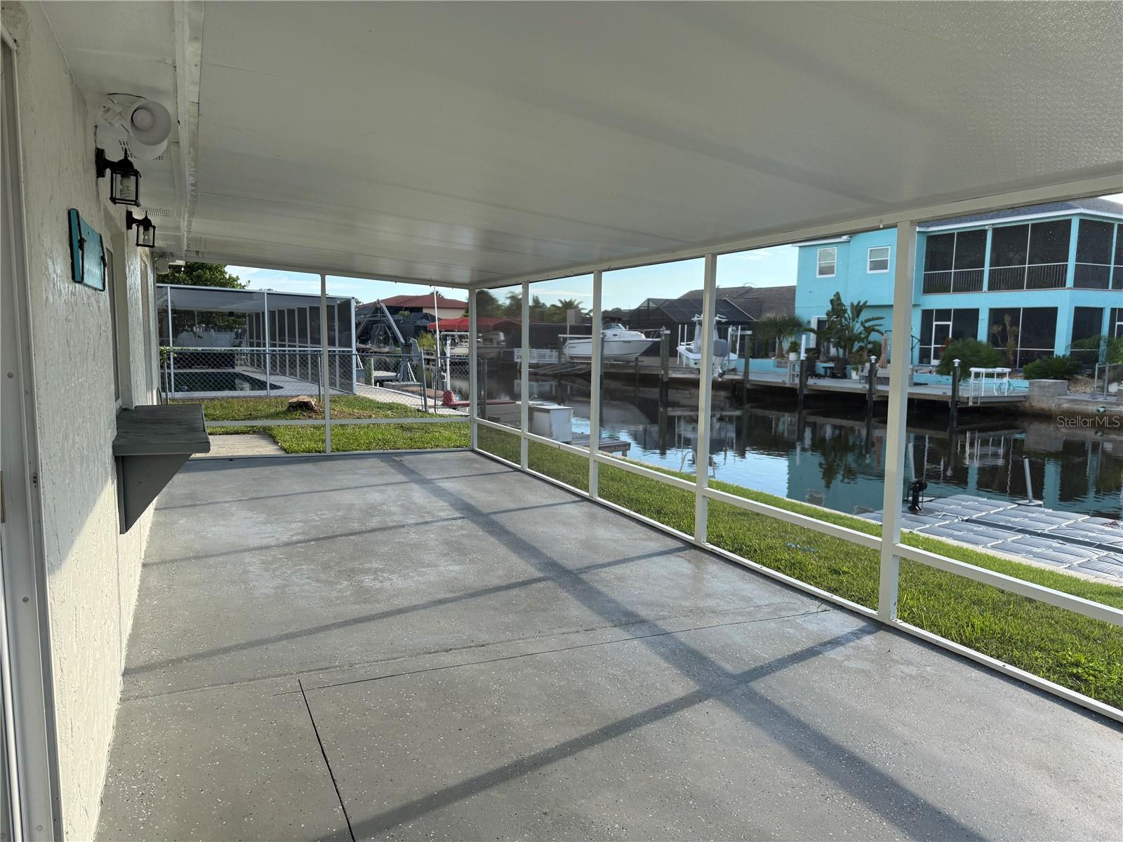 Image 15 of 27 For 9927 Island Harbor Drive