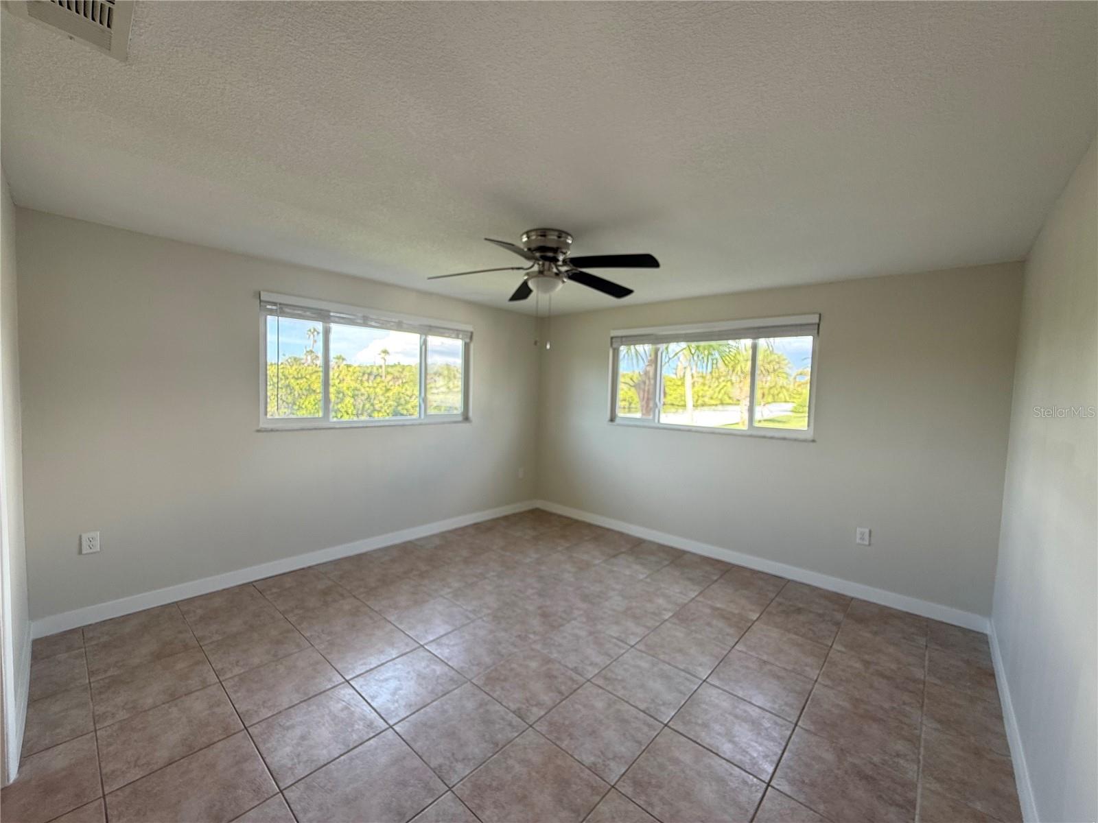 Image 17 of 27 For 9927 Island Harbor Drive