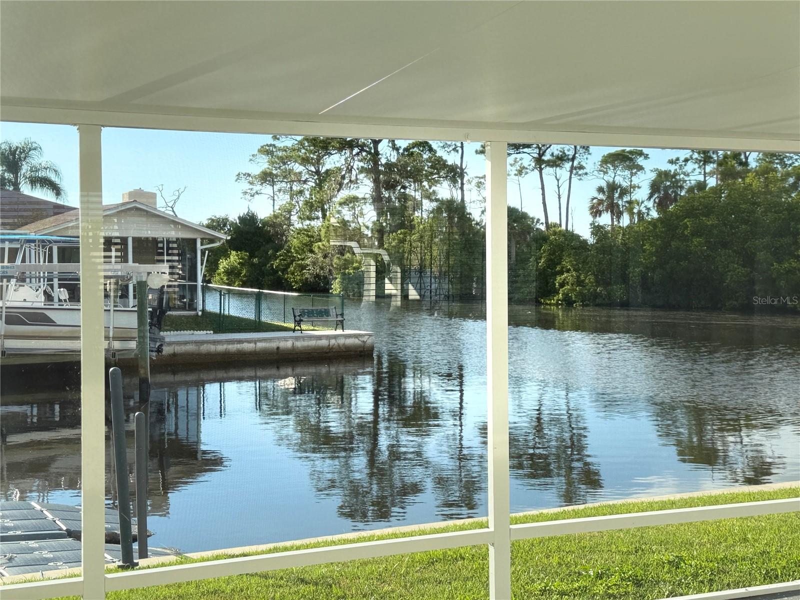 Image 22 of 27 For 9927 Island Harbor Drive