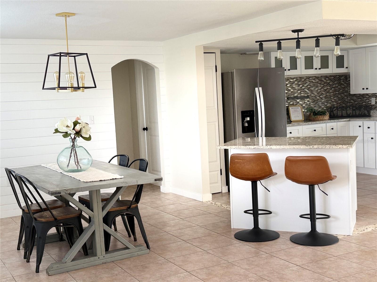 Image 3 of 27 For 9927 Island Harbor Drive