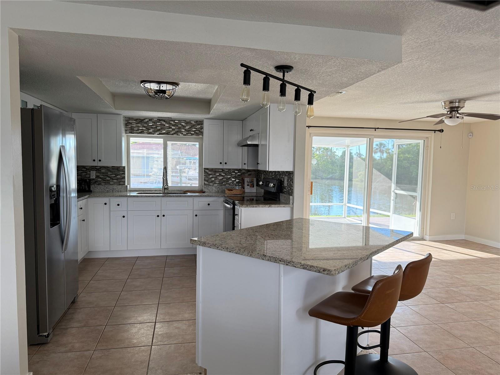 Image 7 of 27 For 9927 Island Harbor Drive